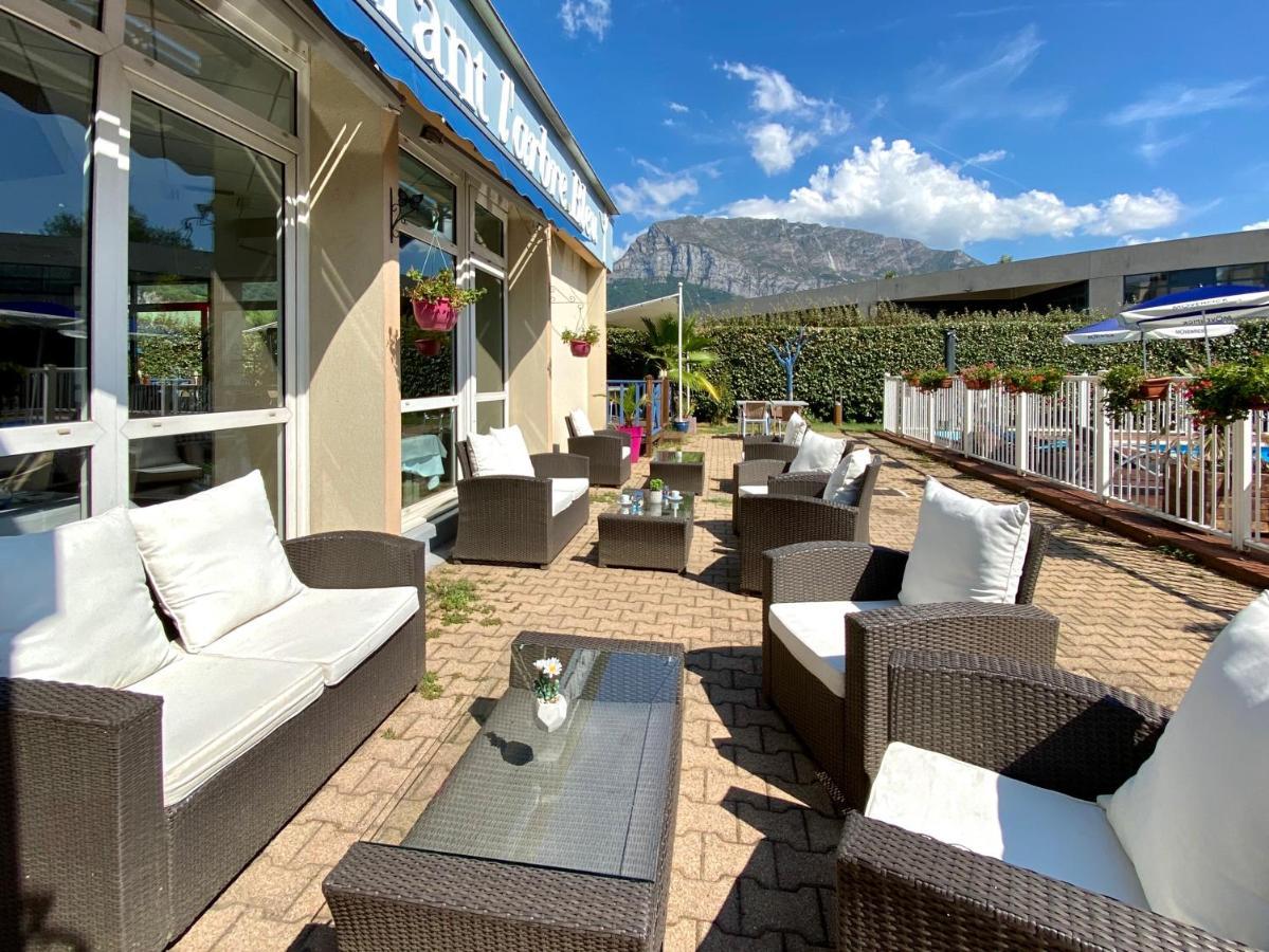 Hotel Le Neron - Logis Fontanil-Cornillon Eksteriør bilde