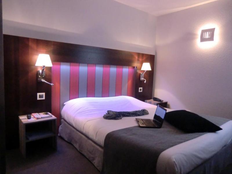 Hotel Le Neron - Logis Fontanil-Cornillon Eksteriør bilde