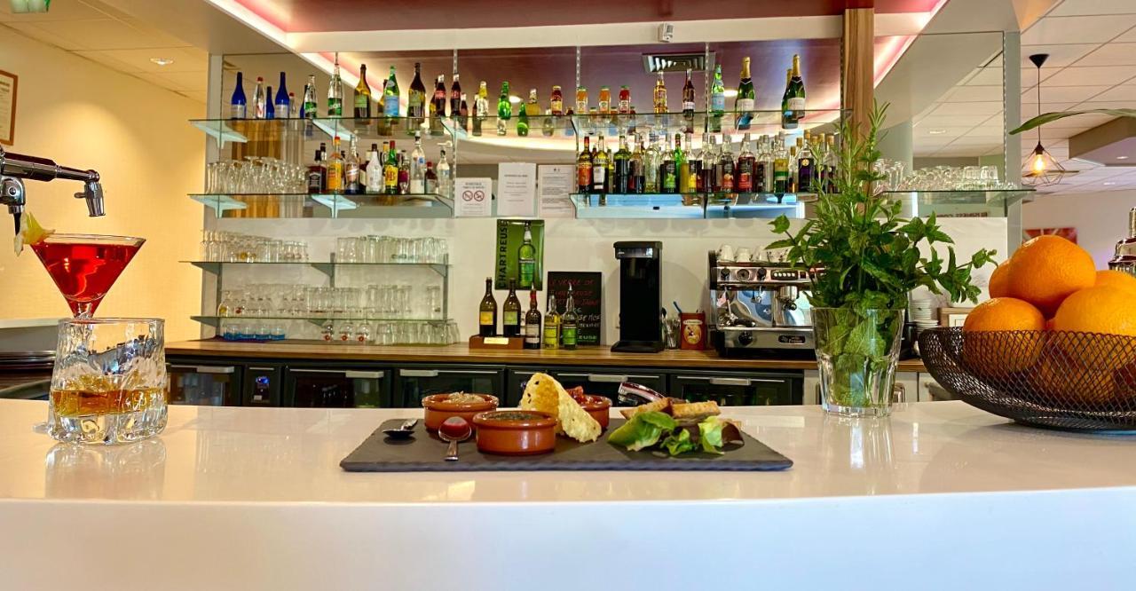 Hotel Le Neron - Logis Fontanil-Cornillon Eksteriør bilde