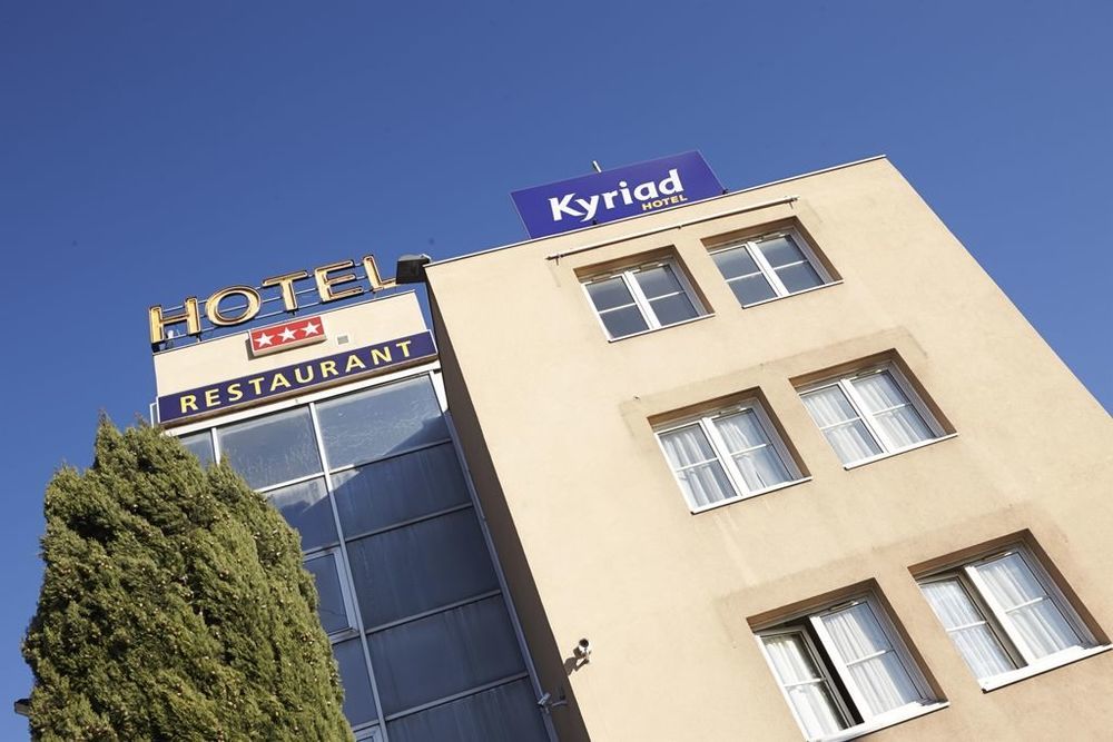 Hotel Le Neron - Logis Fontanil-Cornillon Eksteriør bilde