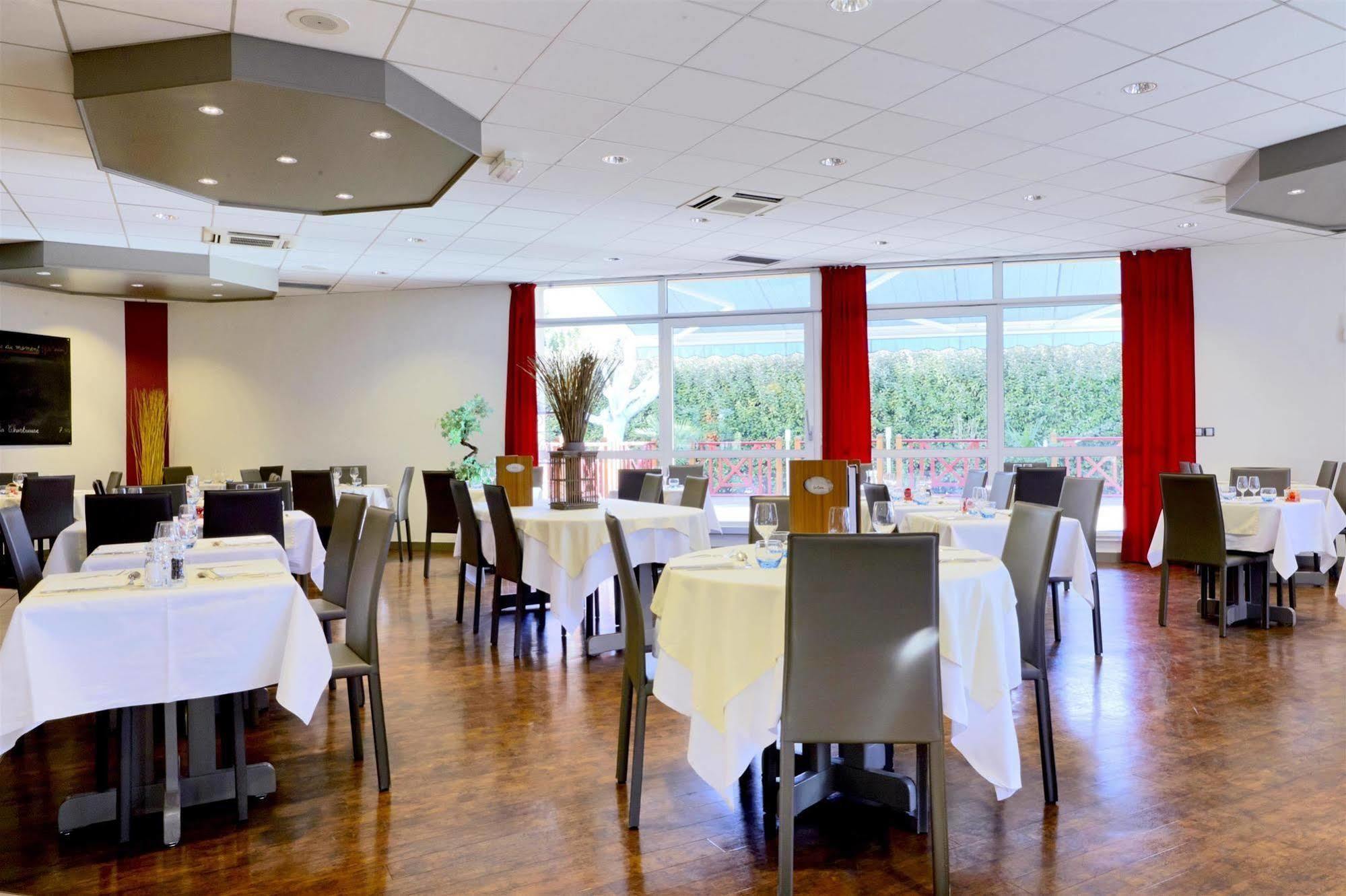 Hotel Le Neron - Logis Fontanil-Cornillon Eksteriør bilde